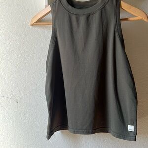 Vuori Crop Tank